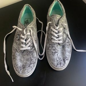 Black and Silver Paisley Vans Woman’s 8